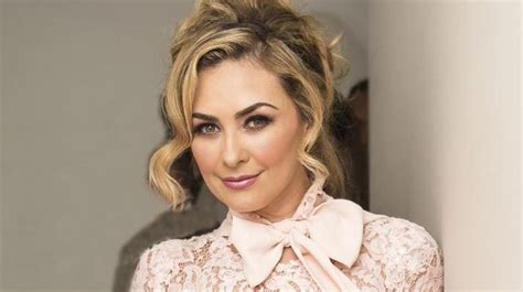 aracely arambula culo|Aracely Arambula muestra su trasero en tanga .